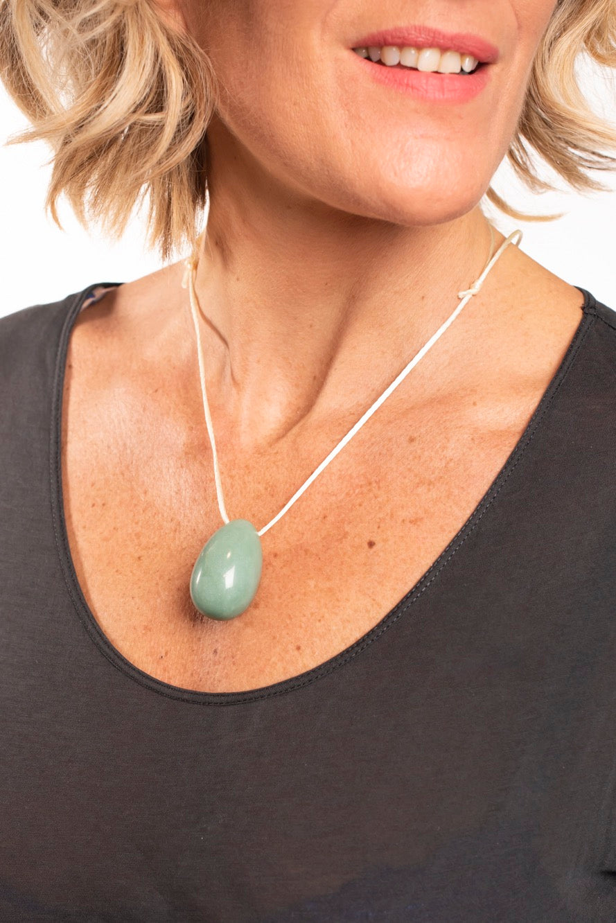 Collier AVENTURINE EN OEUF DE YONI