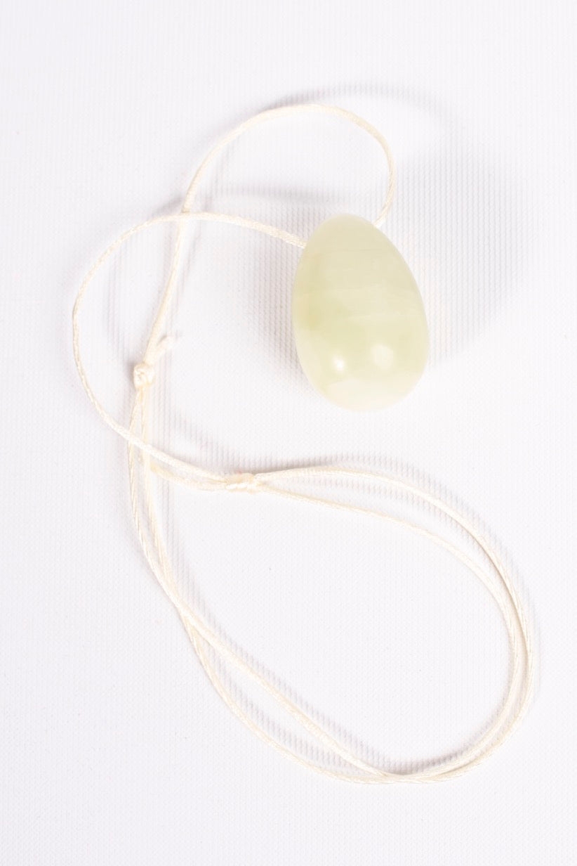 Collier JADE EN OEUF DE YONI